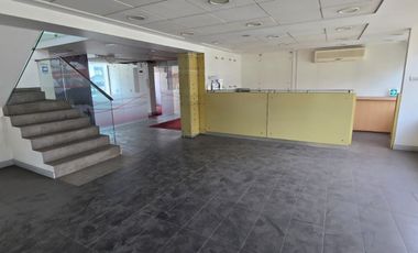 Cochrane, a pasos de plaza Sotomayor