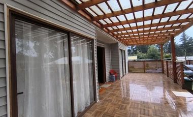 Venta De Casa Con Tres Cabañas En El Quisco