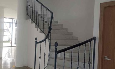 VENDO O ALQUILO MUY BONITA CASA FRENTE AL RÍO BABAHOYO EN SAMBORONDÓN