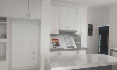 VENDO O ALQUILO MUY BONITA CASA FRENTE AL RÍO BABAHOYO EN SAMBORONDÓN