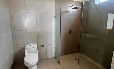 VENDO O ALQUILO MUY BONITA CASA FRENTE AL RÍO BABAHOYO EN SAMBORONDÓN