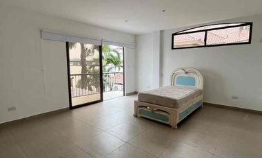 VENDO O ALQUILO MUY BONITA CASA FRENTE AL RÍO BABAHOYO EN SAMBORONDÓN