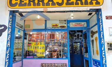 Oportunidad! Tres Locales Comerciales, Venta en Bloque!