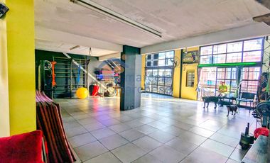 Oportunidad! Tres Locales Comerciales, Venta en Bloque!