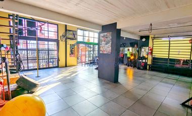 Oportunidad! Tres Locales Comerciales, Venta en Bloque!