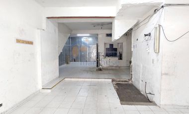 Oportunidad! Tres Locales Comerciales, Venta en Bloque!