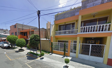 Magnífica Casa en Calle Zahuatlan, Hab la Romana, Tlalnepantla, EdoMex!! 🏡🔥