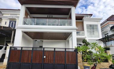 RUMAH MEWAH SIAP HUNI SEPINGGAN PRATAMA