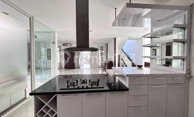 Disewakan Rumah Cozy dan Sangat Strategis Raffles Hills Cibubur