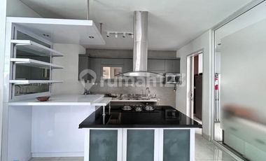 Disewakan Rumah Cozy dan Sangat Strategis Raffles Hills Cibubur