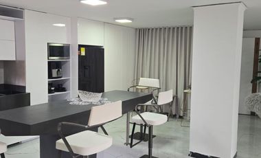 lujo de apto minimalista moderno en milla de oro