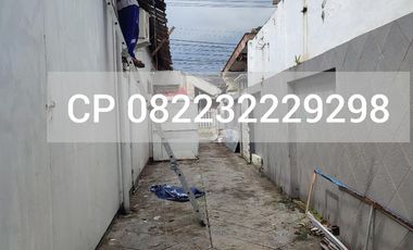 DISEWAKAN RUMAH STRATEGIS PINGGIR JALAN PUSAT KOTA JEMBER