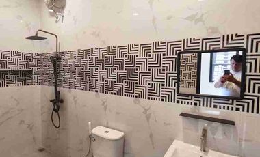 Rumah baru mewah plus kolam renang di sumber solo