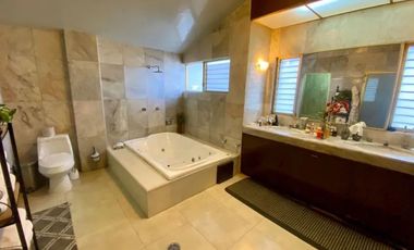 CASA EN VENTA EN JARDINES DE LOS ARCOS, GUADALAJARA JALISCO