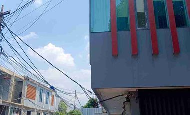 Mini Office 4 Lantai Hook di Cipete Raya