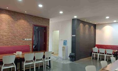 Mini Office 4 Lantai Hook di Cipete Raya