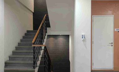 Mini Office 4 Lantai Hook di Cipete Raya