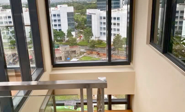 4 Bedroom Penthouse FOR SALE in The Albany Luxury Residence McKinley West Taguig