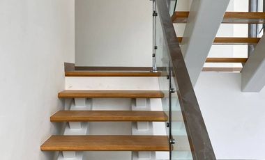 4 Bedroom Penthouse FOR SALE in The Albany Luxury Residence McKinley West Taguig