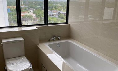 4 Bedroom Penthouse FOR SALE in The Albany Luxury Residence McKinley West Taguig