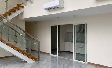 4 Bedroom Penthouse FOR SALE in The Albany Luxury Residence McKinley West Taguig