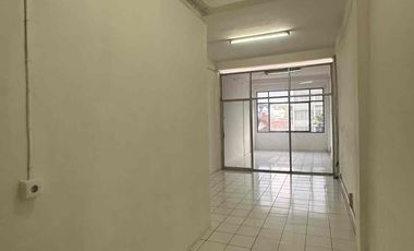 Ruko 3 lantai di menteng startegis siap pakai