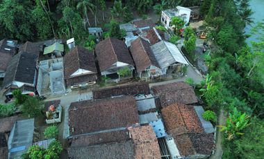 Villa Resto dekat Candi Borobudur Tepi Sungai Tenang Nyaman