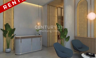 House for Rent in South Jakarta | 679 m² Land, 700 m² Building, Swimming Pool, Garden, 4-Car Carport – Ideal for Residential or Business Use | IDR 400