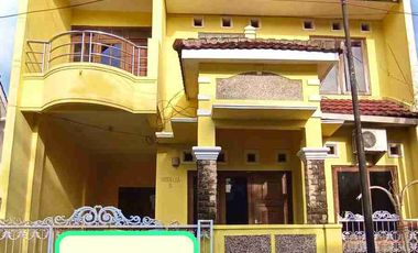 di kontrakkan rumah 2 lantai kamar banyak