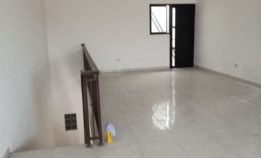 Ruko komersil bangunan baru di kota harapan indah bekasi