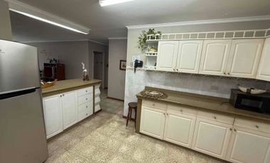 alquilo departamento en San Lorenzo Salinas al pie del mar