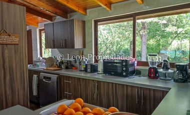 Leon Propiedades vende hermosa parcela con casa en sector Lo Águila , Curacaví.