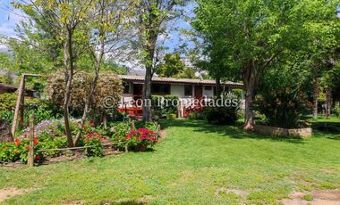 Leon Propiedades vende hermosa parcela con casa en sector Lo Águila , Curacaví.