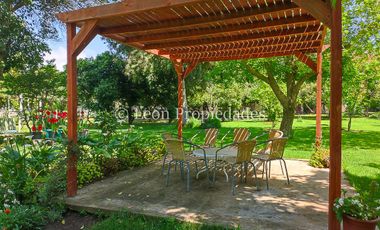 Leon Propiedades vende hermosa parcela con casa en sector Lo Águila , Curacaví.