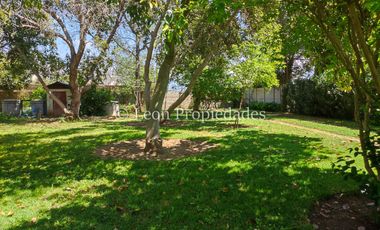 Leon Propiedades vende hermosa parcela con casa en sector Lo Águila , Curacaví.