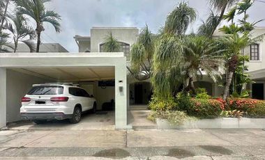 SE VENDE CASA DÚPLEX EN URB. LA PUNTILLA – VÍA A SAMBORONDÓN.