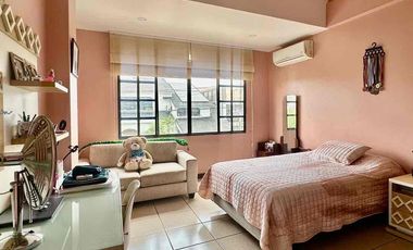 SE VENDE CASA DÚPLEX EN URB. LA PUNTILLA – VÍA A SAMBORONDÓN.