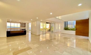 Casa Campestre de lujo con vista a la ciudad en zona residencial exclusiva rodeada por naturaleza