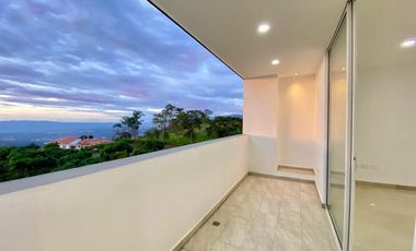 Casa Campestre de lujo con vista a la ciudad en zona residencial exclusiva rodeada por naturaleza