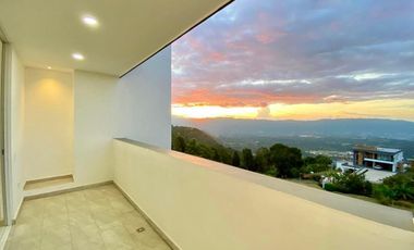 Casa Campestre de lujo con vista a la ciudad en zona residencial exclusiva rodeada por naturaleza