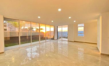 Casa Campestre de lujo con vista a la ciudad en zona residencial exclusiva rodeada por naturaleza