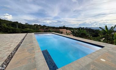 Casa Moderna con 6 Habitaciones, 11 baños, 1 Apto y full zona social en Ruitoque Alto