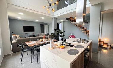 Casa Moderna con 6 Habitaciones, 11 baños, 1 Apto y full zona social en Ruitoque Alto