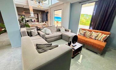 Casa Moderna con 6 Habitaciones, 11 baños, 1 Apto y full zona social en Ruitoque Alto