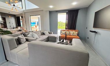 Casa Moderna con 6 Habitaciones, 11 baños, 1 Apto y full zona social en Ruitoque Alto