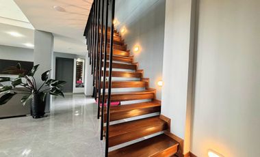 Casa Moderna con 6 Habitaciones, 11 baños, 1 Apto y full zona social en Ruitoque Alto