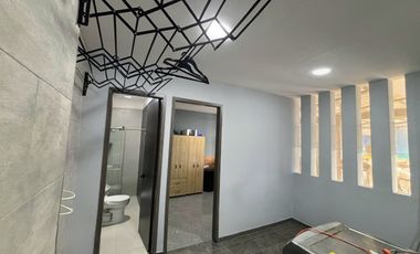Casa Moderna con 6 Habitaciones, 11 baños, 1 Apto y full zona social en Ruitoque Alto