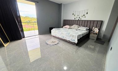 Casa Moderna con 6 Habitaciones, 11 baños, 1 Apto y full zona social en Ruitoque Alto