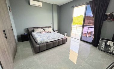 Casa Moderna con 6 Habitaciones, 11 baños, 1 Apto y full zona social en Ruitoque Alto