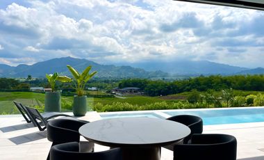 Majestuosa casa campestre amoblada con impresionante vista a los nevados en Malabar Condominio Campestre. Pereira - Colombia.